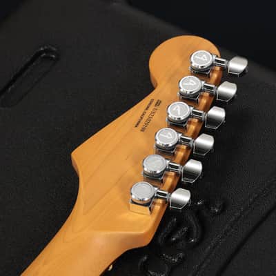 Fender USA American Ultra Stratocaster HSS RF Ultraburst Fender [US23029198] (06/29) image 11