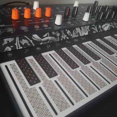 LIKE NEW - Arturia MicroFreak 25-Key Algorithmic Synthesizer - Black image 4