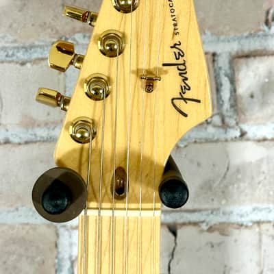 Fender 50th Anniversary American Deluxe Stratocaster 2004 - Sunburst image 3