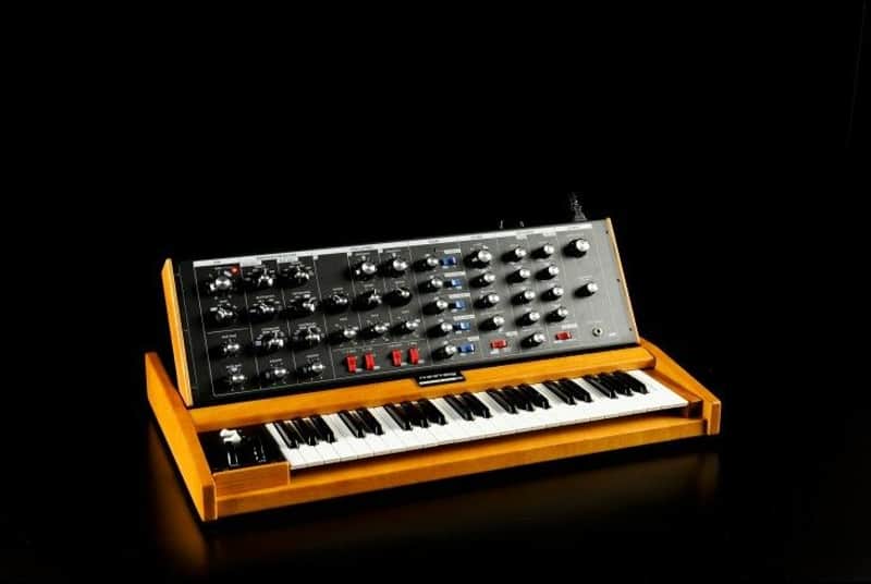 Voyager MOOG Minimoog Old School 100% Analog Synth / 44keys in box,new //ARMENS Bild 1