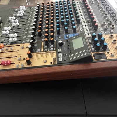 TASCAM Model 16 Multitrack Recorder / Mixer / Audio Interface 2019 - Present - Black with Wood Cheeks image 5