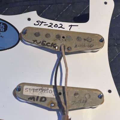 Fender 2000 American Deluxe Stratocaster Rosewood Fretboard Repainted Seafoam Green w/ OHSC, Locking Tuners & Changed Pickups image 23