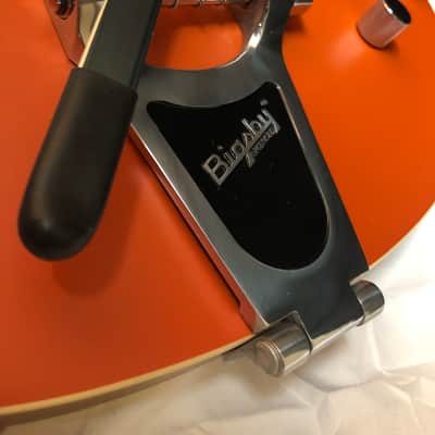 The Loar hollowbody electric guitar - NEW Thinbody Archtop Orange LH-306T Bigsby Tremolo w/ CASE image 5