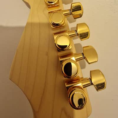 Fender 50th Anniversary American Deluxe Stratocaster 2004 - Sunburst image 6