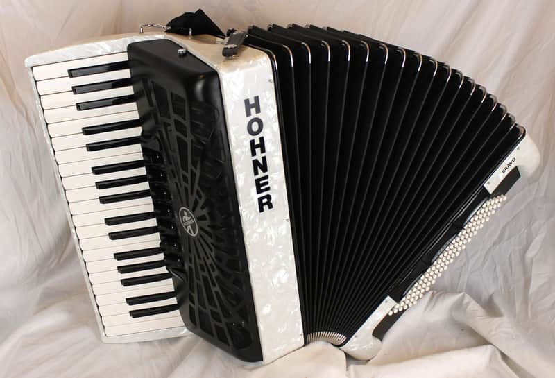 Hohner Bravo III 96