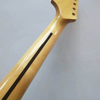 30 Inch Short Scales 4 String Electric Bass Maple Neck, 19 Frets Fingerboard image 3