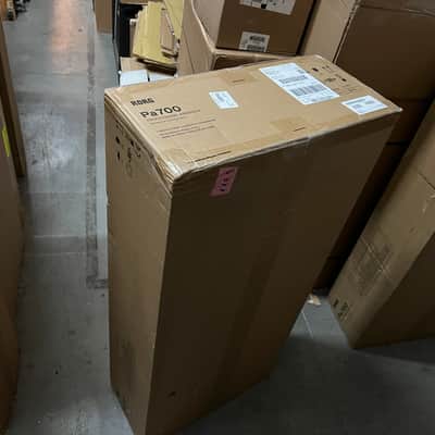 Korg Pa700  Professional Arranger  PA 700 61 key keyboard New //ARMENS//