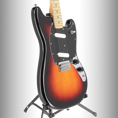 Fender Player II Mustang, Maple Fingerboard, 3-Color Sunburst (I2) (89665) image 4