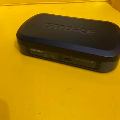 Shure PG4 - Black wireless receiver system image 1