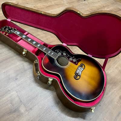 Gibson Murphy Lab 1957 SJ-200 Light Aged Vintage Sunburst image 2