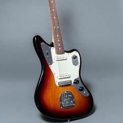 Fender American Professional Jaguar 2017, Sunburst image 3