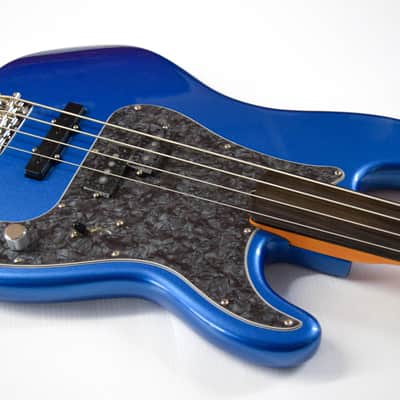 Fender Artist Series Tony Franklin Fretless Precision Bass - Lake Placid Blue image 4