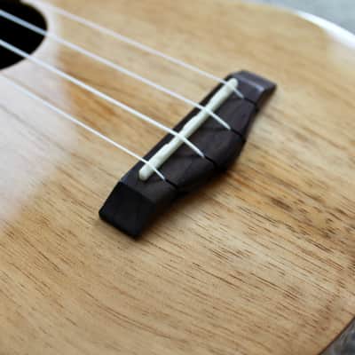 Big Island Ukulele Co. Solid Golden Koa Soprano KT-SPS W/ Carrying Case image 16