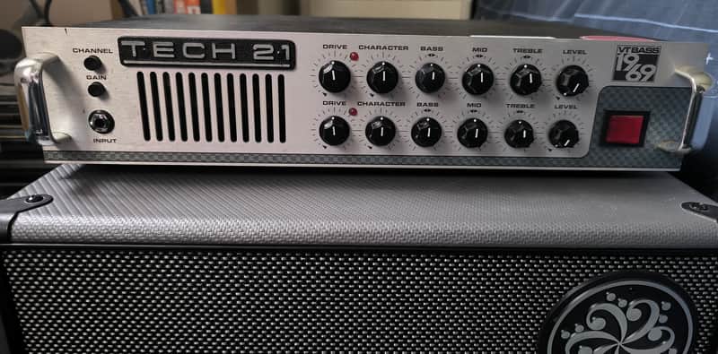 Tech 21 VT Bass 1969 300-Watt Rackmount Bass Head 2010s - Silver image 1