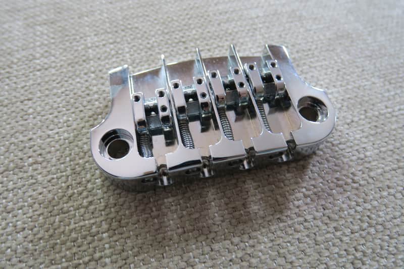 Hipshot Supertone Three Point Replacement Bass Bridge - Chrome