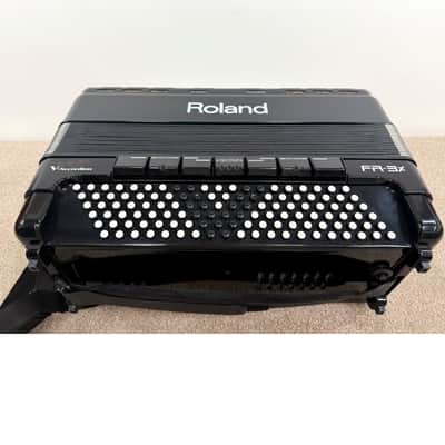 Roland FR-3X - Accordion - Black - Excellent w/ Manuals, Soft Case, Original Power Supply image 6