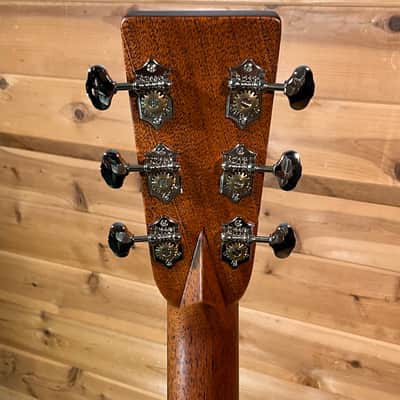 Martin OM-28 Acoustic Guitar - Natural image 6