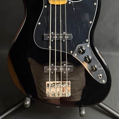 Squier Classic Vibe 70's Jazz Bass 4-String Bass Guitar Gloss Black (598)