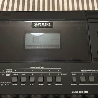 Yamaha PSR-EW410 76-Key Portable Keyboard 2018 - Present - Black image 4