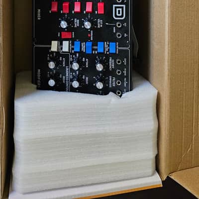 Behringer Model D Analog Synthesizer 2018 - Present - Black