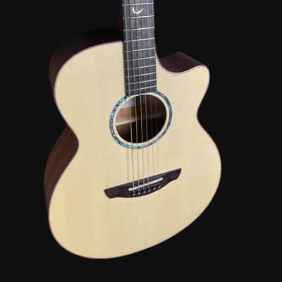 Faith FV Natural Venus Cutaway/Electro Acoustic Guitar image 2