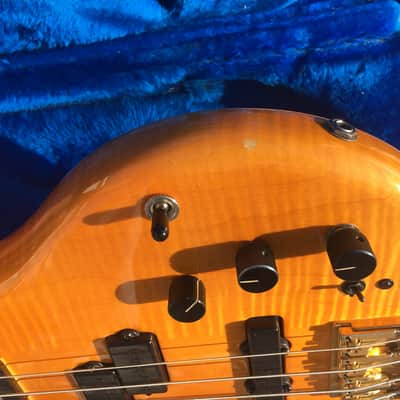 Padulla MVP Electric Bass Guitar w/ Paperwork + Case NICE image 4