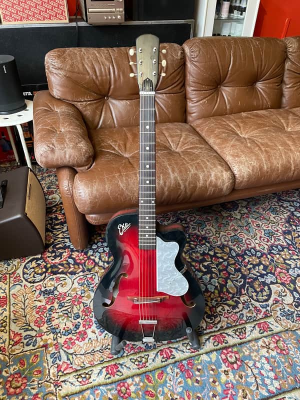 Eko 100/M 1966 - RED SHADE - Very Good