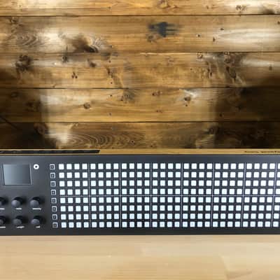Polyend Seq  MIDI Step Sequencer image 1