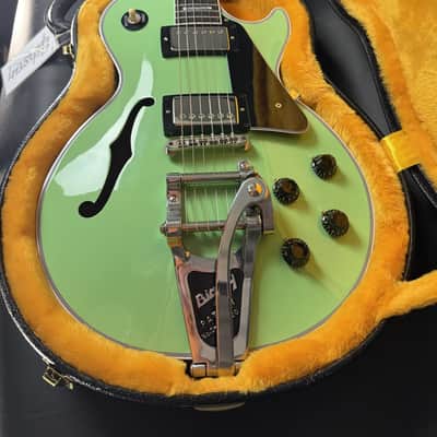Gibson Custom Limited Edition Greatest Hits Volume II Les Paul Custom F-Hole B7 Bigsby - Two-Tone Green Gloss image 11