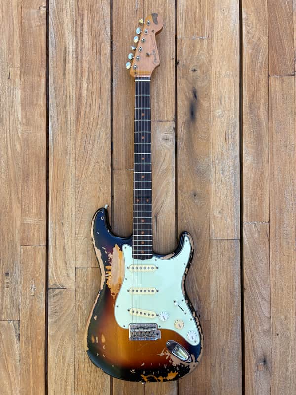 Fender Mike McCready Signature Stratocaster 2023 - Present - 3-Color Sunburst Relic