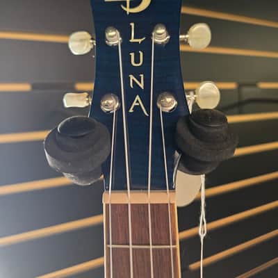 Luna Dolphin Concert Ukulele - Blue/Green (UKE DPN) - Gloss image 3