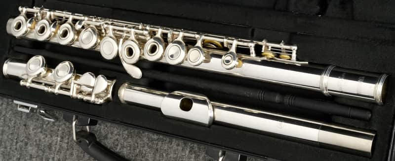 Yamaha Model YFL-261 Open Hole Flute with Offset G