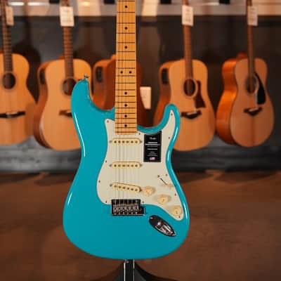 Fender American Professional II Stratocaster with Maple Fretboard 2020 - Present - Miami Blue image 3
