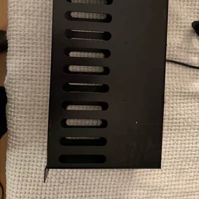BAE 11-Space 500 Series Rack with PSU 2010s - Black image 2