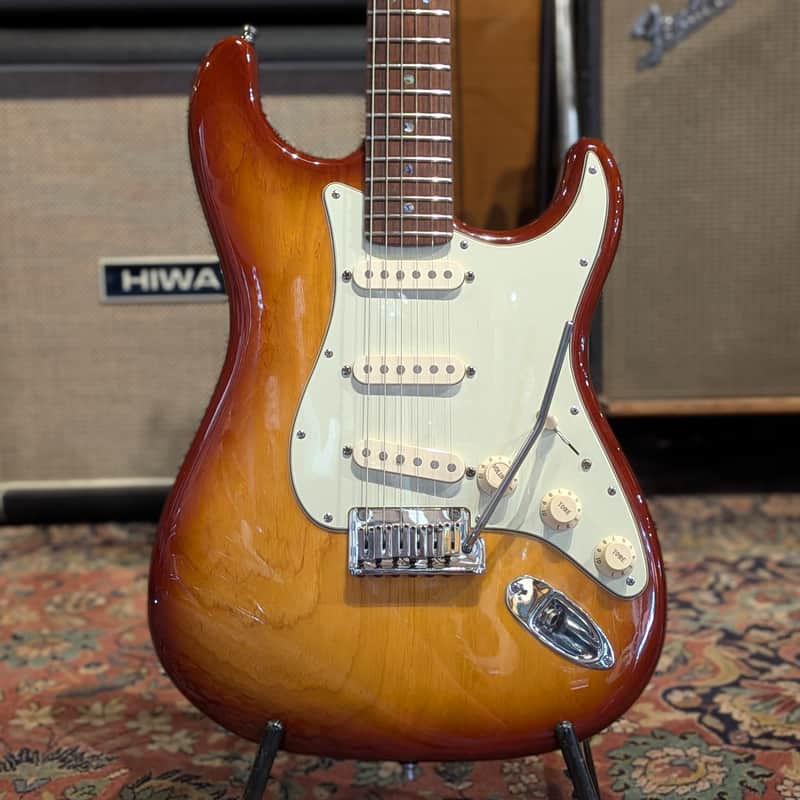 Fender American Deluxe Stratocaster Ash 2004 - 2010 | Reverb Canada