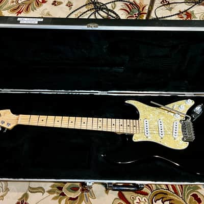 G&L USA Legacy SSS Gloss Black with HSC image 11
