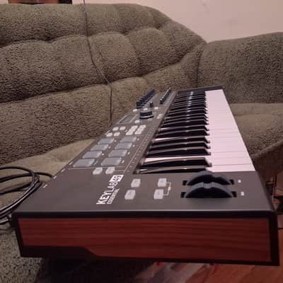 Arturia KeyLab Essential 49 MkIII MIDI Controller 2023 - Present - Black image 6