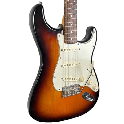 Fender American Vintage 62 Reissue Stratocaster 2001 - Sunburst image 2