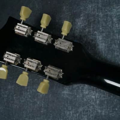 Gibson Les Paul Studio 2004 - Ebony - Chainsaw case - repaired image 12