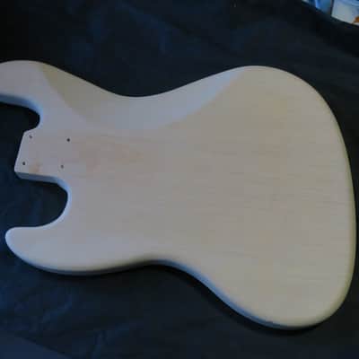 ESP Jazz Bass Body - early 1980s - one piece body! - incredibly uniform grain Bild 3
