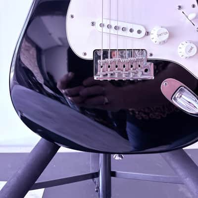 Time Capsule! Amazing 2008 Fender Standard Stratocaster with Rosewood Fretboard! image 6