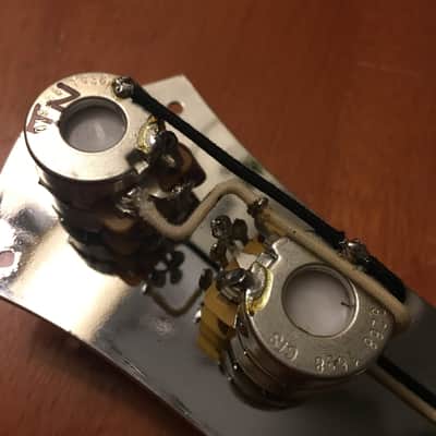 Vintage-Style Stacked Knob Loaded Control Plate for Fender Jazz Bass - Wired by Sigler Music image 4
