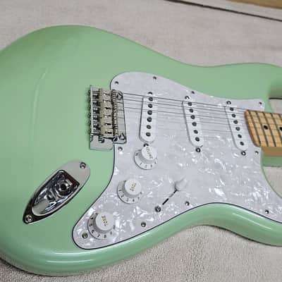 Fender Player Stratocaster 2023 - Surf Pearl image 3