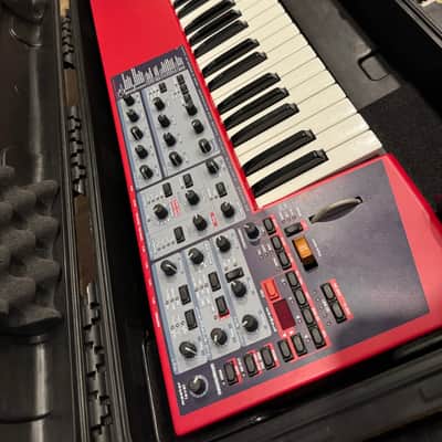 Nord Lead 2X 49-Key 20-Voice Polyphonic Synthesizer 2003 - 2013 - Red