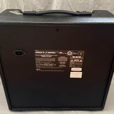 Fender Mustang II V.2 40-Watt 1x12" Modeling Guitar Combo 2013 - 2016 - Black image 3