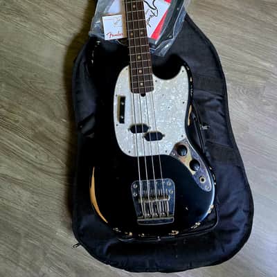 Fender JMJ mustang bass R.worn 2023 - Nitrocellulosique road worn image 1