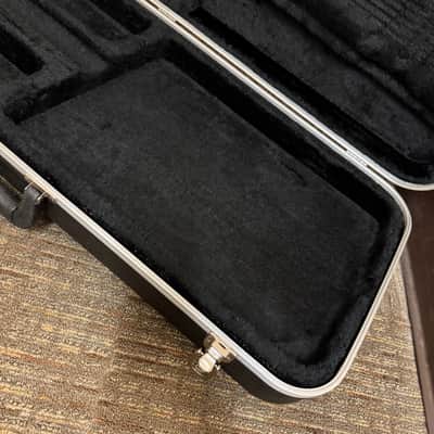 Universal Molded Electric Guitar Case image 6