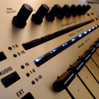 CERTIFIED!!! KORG KRONOS 2 88 SUPER RARE GOLD EDITION IN AMAZING CONDITION!!! image 13