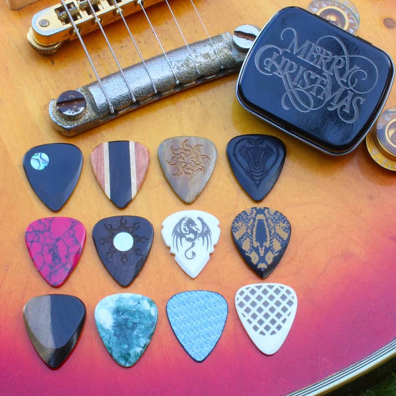 2023 Timber Tones Merry Christmas Electric Guitar Tin of 12 Bo…