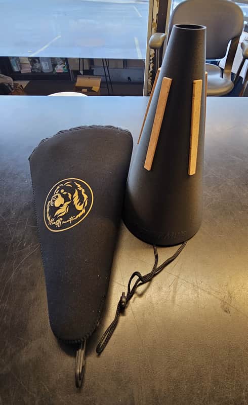 Immagine Mastiff Mutes Horn Straight Mute 2026 - Black Plastic w/ Wooden Bottom - 1